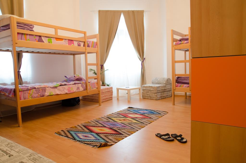 Little Bucharest Old Town Hostel Phòng bức ảnh