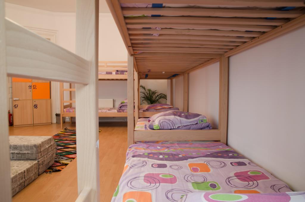 Little Bucharest Old Town Hostel Phòng bức ảnh